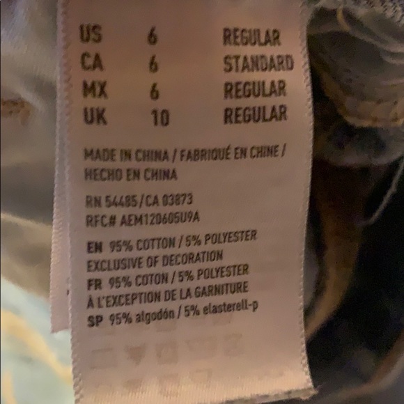 American Eagle High Rise Mom Jeans Distressed Sz 6 - Picture 6 of 6